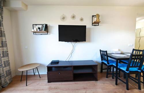 Modern Apartment near the sea - Photo 6