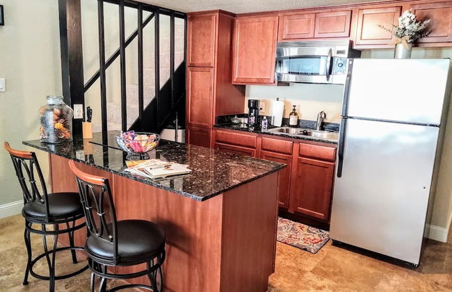 Spacious Lakeside Country Getaway - Foto 4