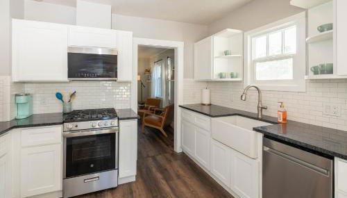 Charming Cozy Cottage with Hot Tub - Foto 3