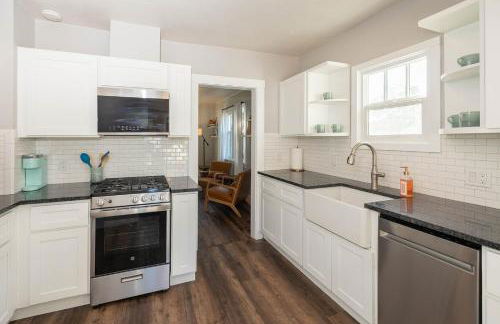 Charming Cozy Cottage with Hot Tub - Foto 3