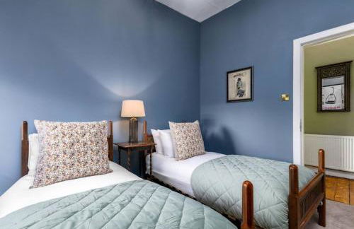 Elegant 3 Bed Apartment in Stirling Near Free Parking and Hill Views - Foto 35