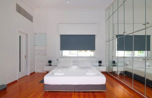 Luxury Villa with Pool, BBQ & Garden in Vouliagmeni - Foto 13