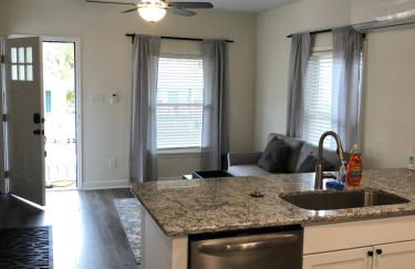 LakewoodLyon Park Renovated Cottage Near Duke 23A - Photo 3