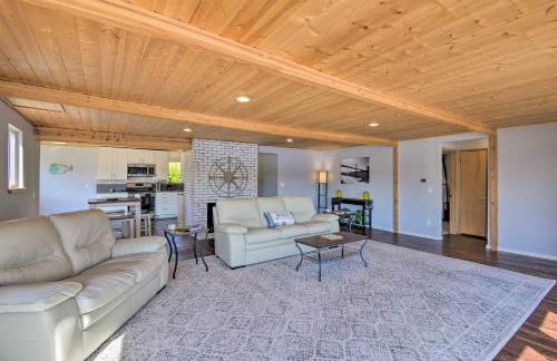 Waterfront Gig Harbor Home with Furnished Deck - Foto 6