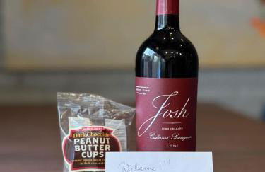 3-Story Townhome Free Parking Private Patio Washer-Dryer - Foto 47