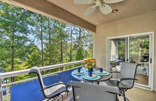 Views, Pools and Marina Lake Keowee Condo! - Foto 14