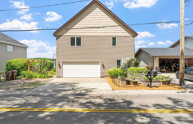 The Giraffe House - Photo 60