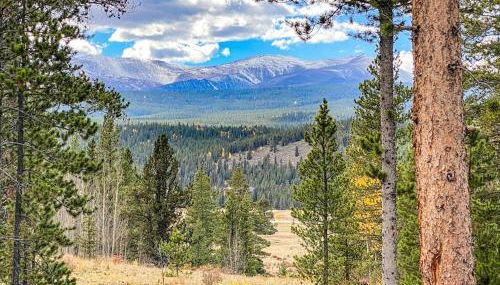 Secluded Log Cabin with Views & Hot Tub, Foosball, Wood Stove - Heavenly Homestead - Foto 3