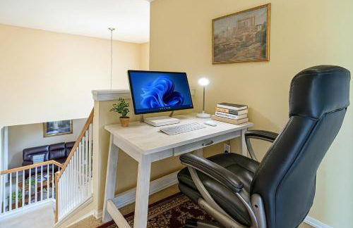 Entire house with Four Bedrooms, Hot Tub, BBQ, Private Backyard, FREE WiFi and Parking, near Seattle, EV - Foto 30