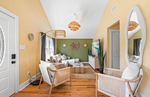 Boho 5BR Modern Villa w Hot Tub, Grill, Patio and Backyard - Foto 8