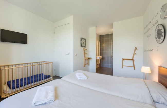 Spacious Villa in a National Park - Photo 5