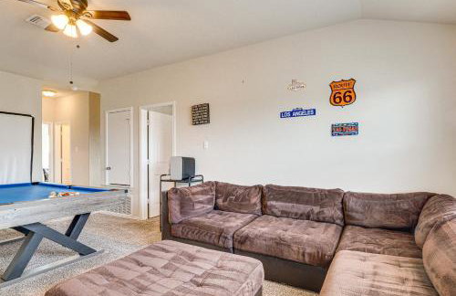 Family Friendly! 2-Story Home Near Georgetown Sq - Foto 26