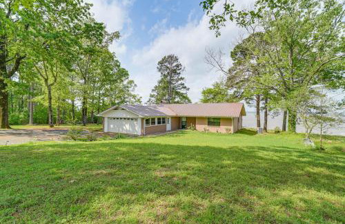 Lakefront Gem with Boat Dock and Fishing Pier in Many - Foto 2