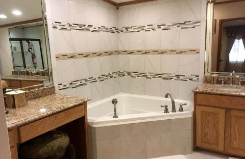 Lake Hamilton Cabin Retreat for Twelve in the Ouachita Mountains, Arkansas - Foto 11