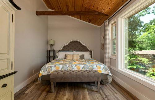 French Country Cottage Dock & Screened Porch - Photo 29