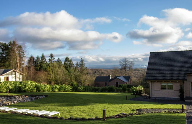 Luxurious Villa with Sauna, Hot Tub, Recreation Room, Large Enclosed Garden - Foto 1