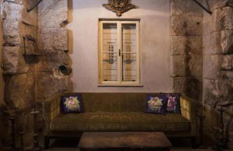 La Divine- captured by history inside Palace loft - Photo 11