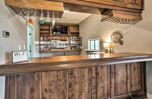 Starkvegas Clubhouse about 2 Mi to MSU Campus! - Foto 11