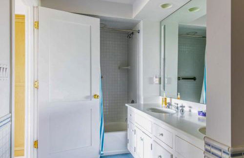 2nd Base - Main Home - Foto 13