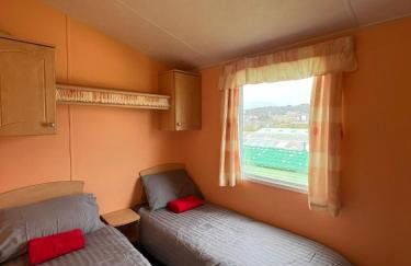 Light and Airy 2 Bedroom Mobile Home - Foto 15