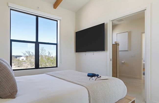 Private Pool, Hot Tub, Firepit Modern Oasis Blue Mirage by Avantstay - Foto 13