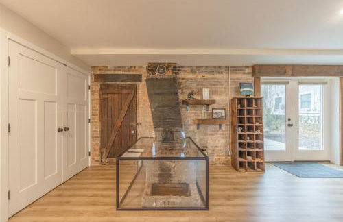 Converted Blacksmith shop walking distance to downtown Douglas! - Foto 7