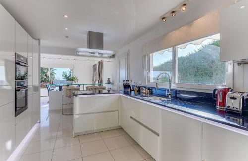 VILLA LOUPA VI4489 by Riviera Holiday Homes - Foto 9