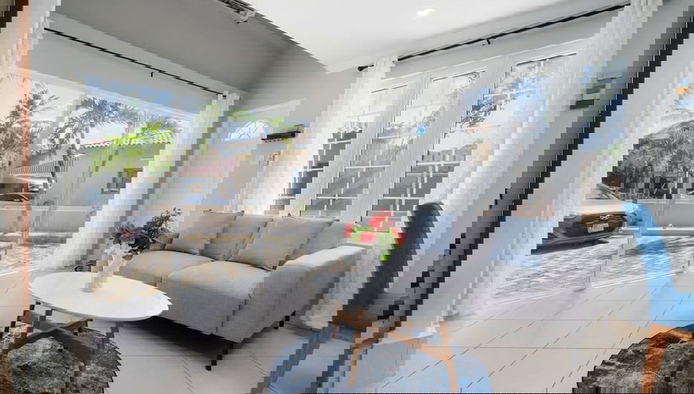 Newly Renovated Queen Bed Studio Loft Palmbeach - Foto 1, Habitación