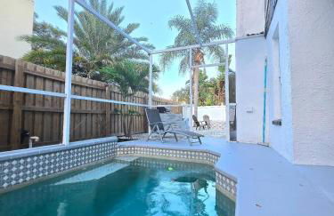 Pool house Best location in Wesley Chapel - Photo 3