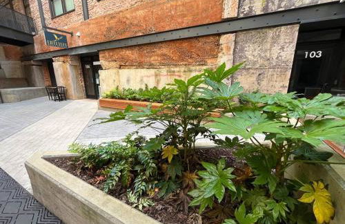 Mercantile industrial loft! - Photo 13