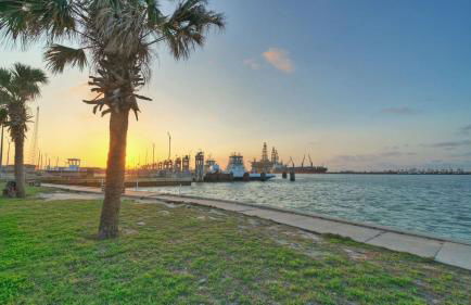 Oceanfront Condo w/ Private Balcony Pool + Tennis Bubbly Blew by Avantstay - Foto 110