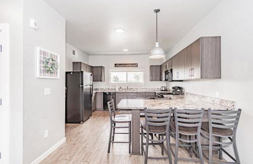 Bringham's Mill Apartments Perfect for Groups Full Kitchen Gym and Free Parking - Photo 25