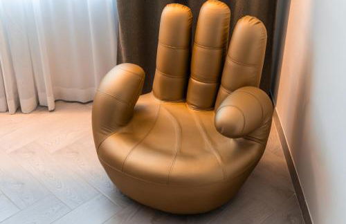 goldfinger + suites - Photo 9