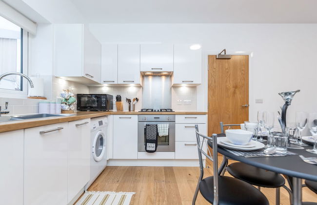 2BR Apt-sleeps 5-accessible-central Dartford - Photo 10