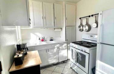 Minimalist 1 bed by Airport & Old Town - Foto 11