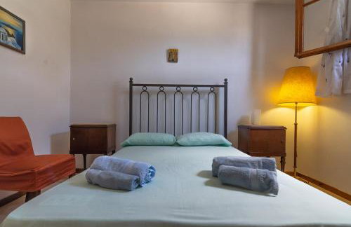 Overlooking Cheromilos - Foto 3