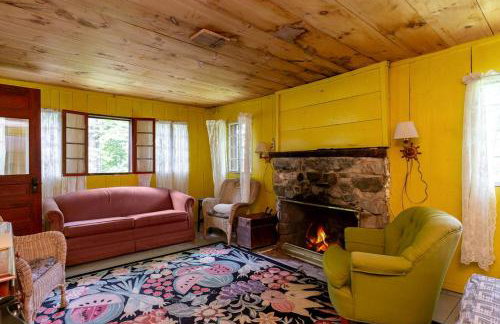 Maplewood Rustic 2BR Cabin, Water Access, Fireplace near Hanover, New Hampshire - Foto 3