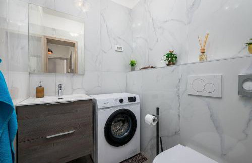 Mediterranes und modernes Apartment mit Jacuzzi, Waschmaschine, Grill - Photo 23