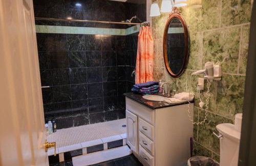 Trendy lux house near strip* Pool *hottub-Kirkland - Foto 72