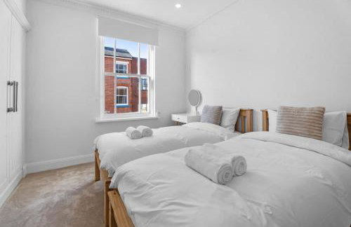 Luxury Grade II Townhouse Jewellery Quarter Sleeps 11 Spa Bathroom Birmingham City Centre - Foto 5