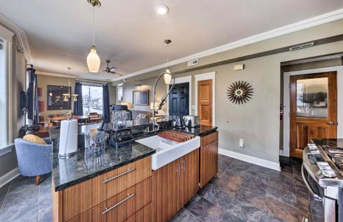 Walkable KC Home Base! Near Sports Events & Fun - Foto 12