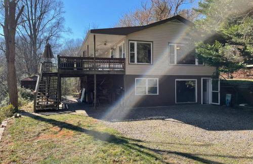 Serenity Views Retreat - Close to City and Parkway! - Foto 7