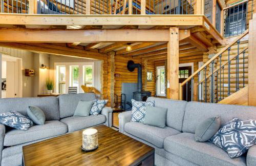 Gorgeous Long Lake Home with Dock, Kayak, SUP and More - Foto 5