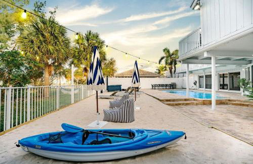 Beachfront Oasis w Htd Pool Cinema Game-Room Tiki - Foto 19