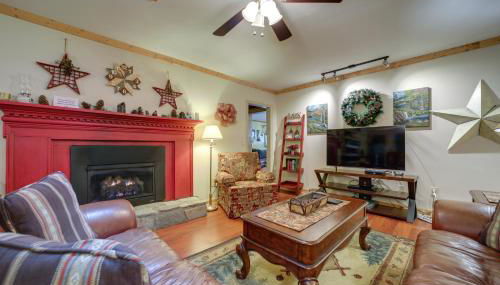 Campbell Retreat in Maggie Valley with Deck! - Foto 4