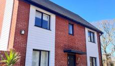 3 Bedroom Brand New Whiteley Home with Hot Tub - Foto 2