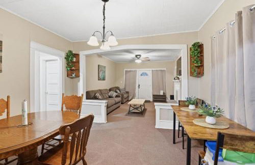 Cozy Matewan Trail Stay home - Photo 2