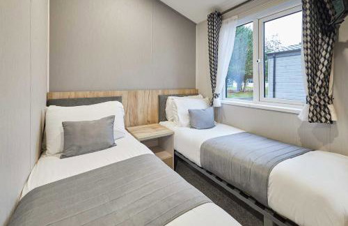Black Moorhen Lodge with Hot Tub - Foto 18