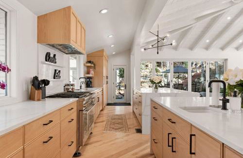 Exclusive Resort Escape - Heated Pool, Spa & Pickleball - Foto 13