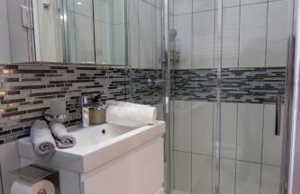 Promenade d'Automne - Netflix & Wifi - Climatisation- Parking Gratuit - check-in 24H24 - Emplacement Vélos - GoodMarning - Foto 10